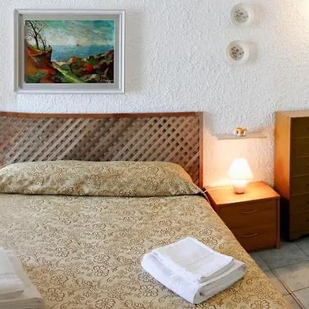 A Charming Studio With Terrace Overlooking The Sea Lejlighed