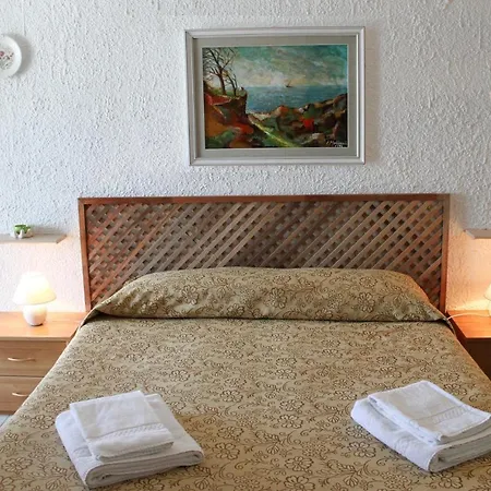 A Charming Studio With Terrace Overlooking The Sea Lejlighed